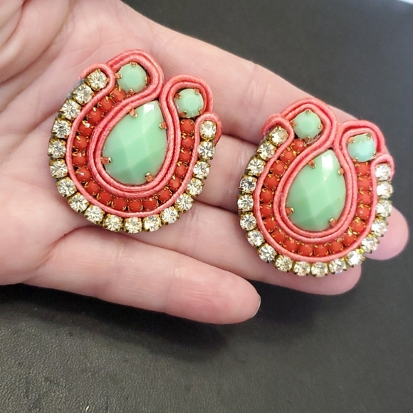 **Final Sale** U shaped coral and green earrings - Picture 1 of 8